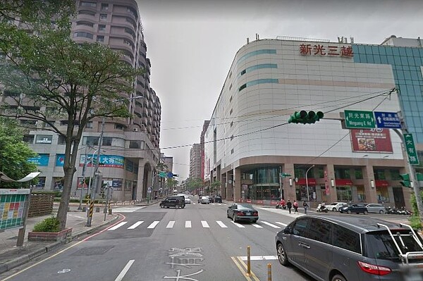 桃園小檜溪重劃區，附近有新光三越百貨，生活機能便利（圖／截至google map）