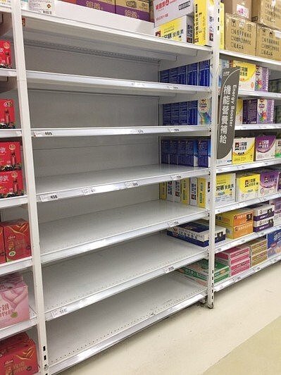 亞培6款產品完成預防性下架，全台共下架264萬多罐。圖／北市衛生局提供
