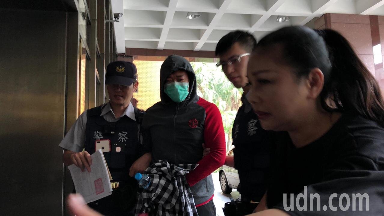 本名為廖文豪的46歲本土劇男星「江俊翰」,10日清晨駕車因未繫安全帶被警方攔下,並且被查獲車內有用來施打毒品的針筒,因吸毒二度遭逮自毀星途。記者王彥鈞/攝影