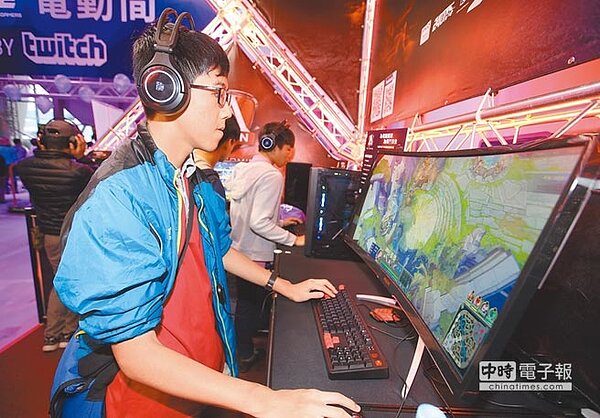 電競成為年輕族群熱衷參與的活動,六都地方政府及市長參選人也紛紛推出相關政策及政見,盼能拉攏年輕選票。(圖/本報資料照片)