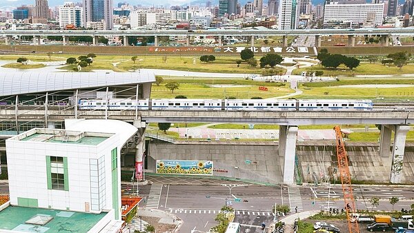 三重站房價今年躍上5字頭,自每坪47.5萬元上升至54.4萬元。 圖/聯合報系資料照片