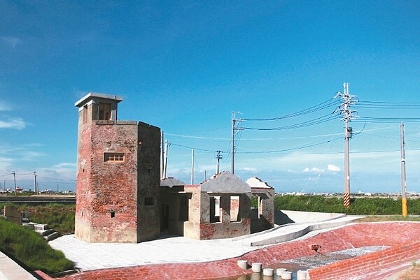 高雄市茄萣竹滬鹽灘鹽警槍樓，已經過文資審議成為歷史建築。 圖／高雄市文化局提供