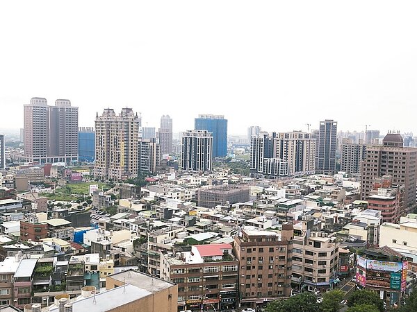 依內政部數據,桃園市106年低度使用(用電)住宅有8萬8922戶,占房屋稅籍住宅類宅數10.90%,比率六都最高。 記者張裕珍/攝影