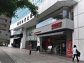 雄獅跨足餐飲　月燒60萬就為這點