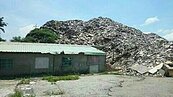 4層樓高違法垃圾山沒人管？桃園市府：已送法辦