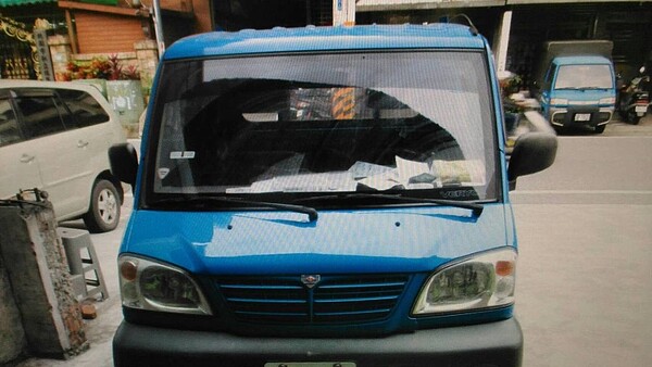 桃園市一名國小男童要往安親班途中遭小貨車撞擊,傷重死亡。圖/警方提供