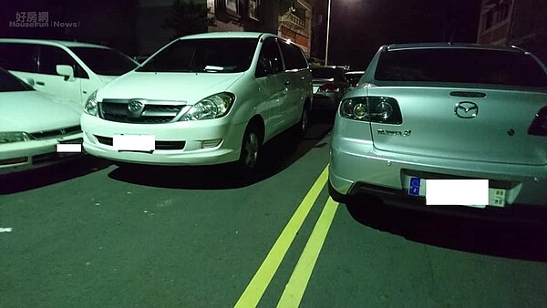 龍邸社區 違停 (圖/擷取自臉書社團)