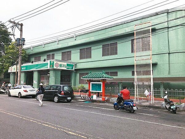 中華郵政公司編列3000萬預算要將嘉義市文化郵局拉皮,重現風華。 記者姜宜菁/攝影