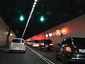 連假首日國一「紫爆」　時速一度剩15公里　