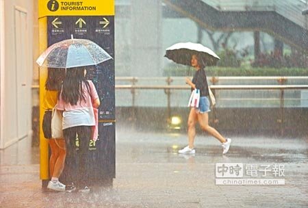 柯市府執政以來淹水件數較郝市府暴增數倍,遭質疑治水破功。(本報資料照片)