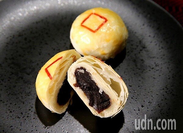 營養師表示,要甩掉不小心增加的體脂肪,一定要先從拒絕高油高糖食物開始,酥餅及西式糕點就是其中之一。 圖/報系資料照