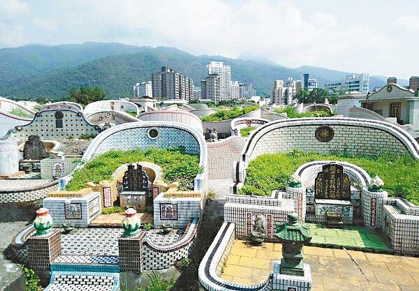 礁溪鄉第三公墓是否遷移，引發話題，地方鄉民反對遷移祖墳。 圖／邱宏俊提供