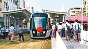 高雄第二階段輕軌　新列車測試