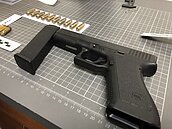 中山區旅館開槍傷人　男子還想拿錢逃亡　