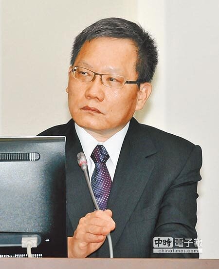財政部長蘇建榮對於租稅負擔率目標希望至少要達13%。(劉宗龍攝)