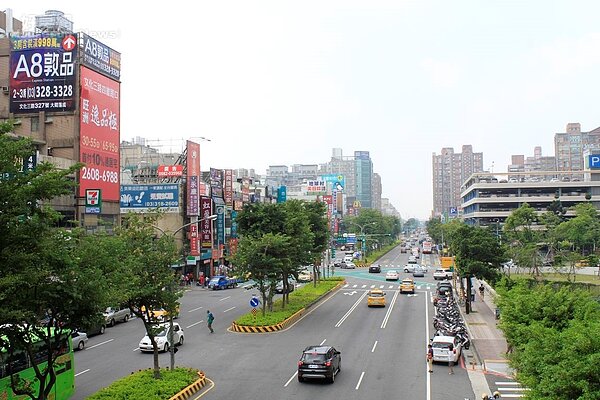 桃園 上龜山 A8長庚醫院站