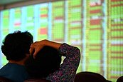 投資人哭哭！台股4天大跌400點　已跌回今年原點