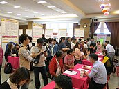 衝著台中港三井Outlet　Park而來　海線徵才報名人數踴躍