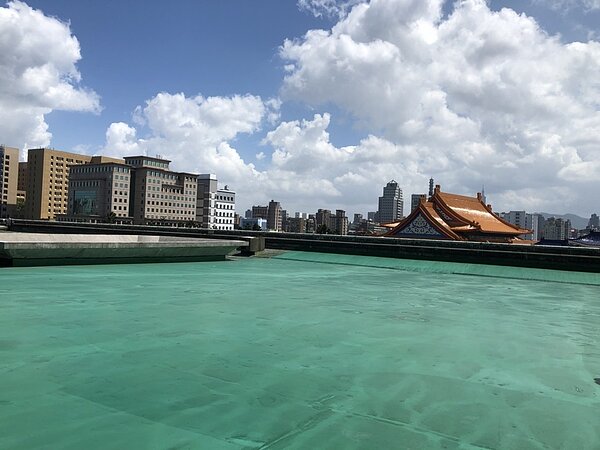 國家圖書館頂樓有停機坪，必要時可搶救國寶。記者何定照／攝影 