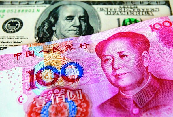 美銀美林與摩根大通調低人民幣匯率預估,認為美中貿易戰升高將導致人民幣更弱,「破7」已成定局。 路透