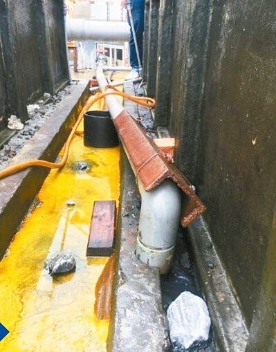 稽查人員查獲東碱蘇澳廠黃色鹽酸溢散嚴重，規情節嚴重，宜蘭縣政府今天勒令停工。 圖／宜蘭縣政府提供