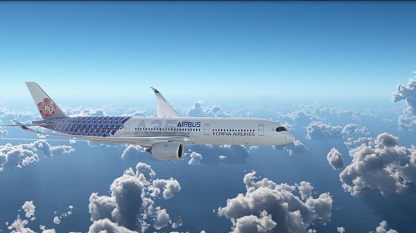 華航與空中巴士A350聯名彩繪機將於10月26日首航台北-香港,未來亞歐、大洋洲及美洲全球旅客皆有機會親眼一睹其優雅風采。 圖/華航提供