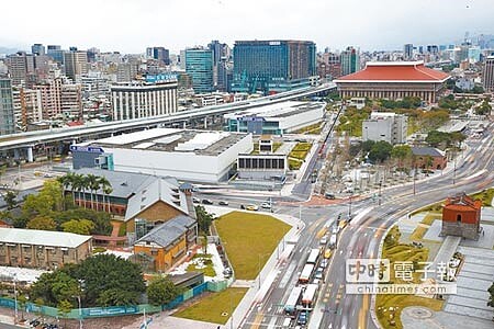 
台北車站雙子星開發案，傳出C1區最大私地主國民黨欣光華公司不承認招標案引用2017年增補契約，1月9日向北市捷運局、南海團隊發出律師函，恐影響開發案簽約。圖為雙子星建案預定地現況。（本報資料照片）
 