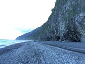 瘋狗浪、陡降坡　宜蘭危險海域重新開放水上活動陷兩難