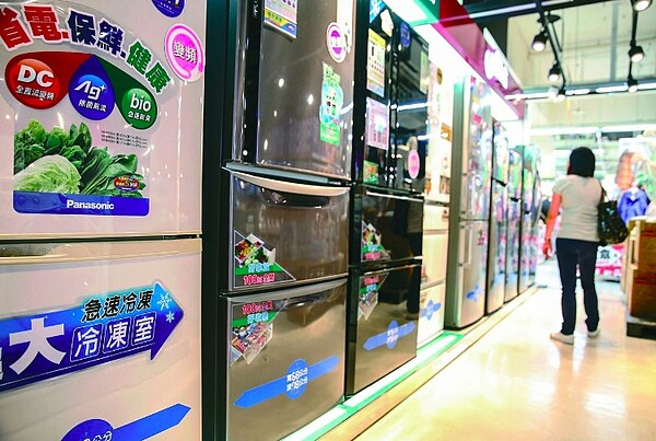 節能家電「冷氣冰箱」列優先,新北市預計最高補助5千。圖/聯合報資料照片