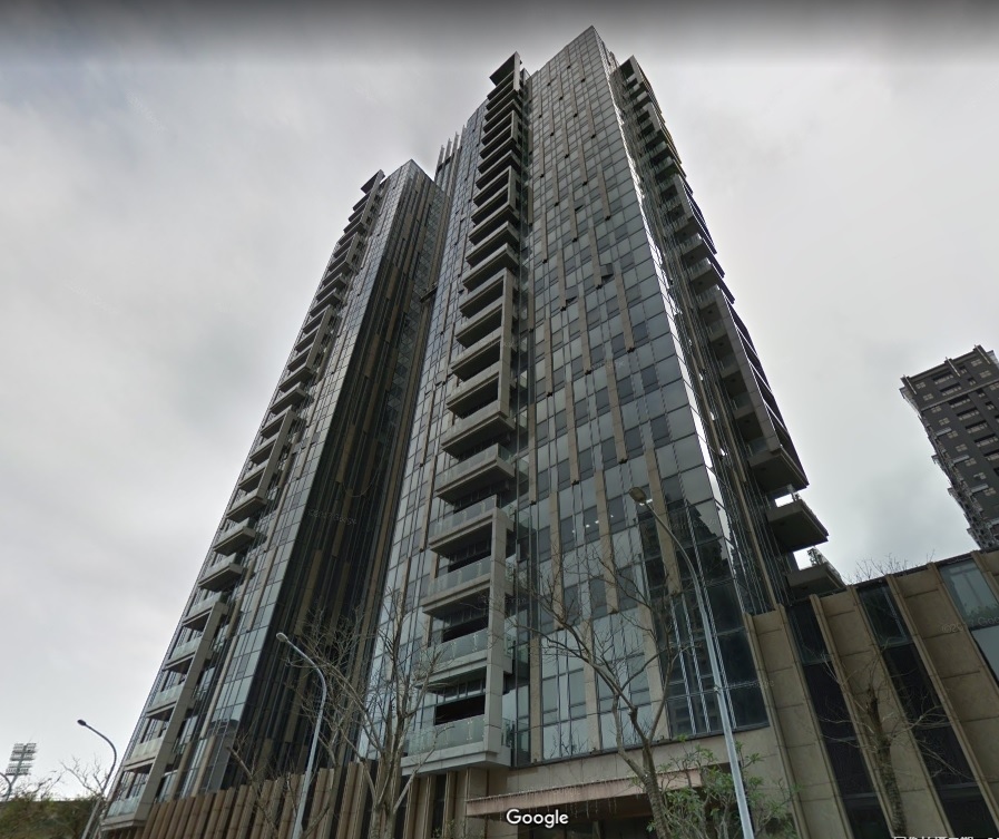 新北新板特區《謙岳》為全市少見「億級」豪宅。圖／googlemap