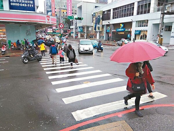 今年台灣燈會的主燈是屏東黑鮪魚。 圖/聯合報系資料照片