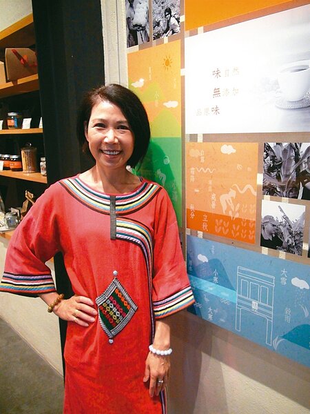 在科技業打滾30年的陳冬梅,在中區買老宅翻修創業,開啟事業第二春。 記者余采瀅/攝影