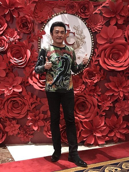 李㼈現身吃喜酒。圖／經紀人提供