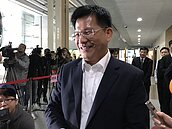 林佳龍上任第一槍　郵局快捷包裹資費無限期凍漲