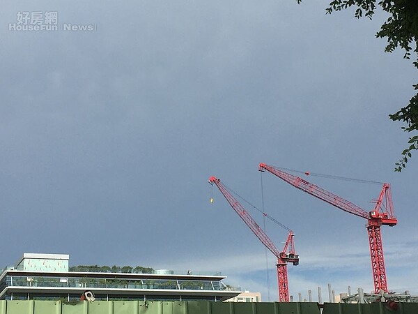 高雄房市 預售 工地 建案 推案量 (好房網news林美欣攝影)
