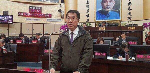 台南市長黃偉哲今天到議會專案報告房屋稅。記者修瑞瑩／攝影 