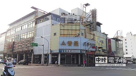 三地開發集團將與秀泰影城合作,在高雄自立路與十全路三角窗的2,140坪商業用地,投資至少20億,興建新型態複合式商場。圖/顏瑞田