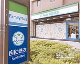 全台首創　全家開自助洗衣複合店