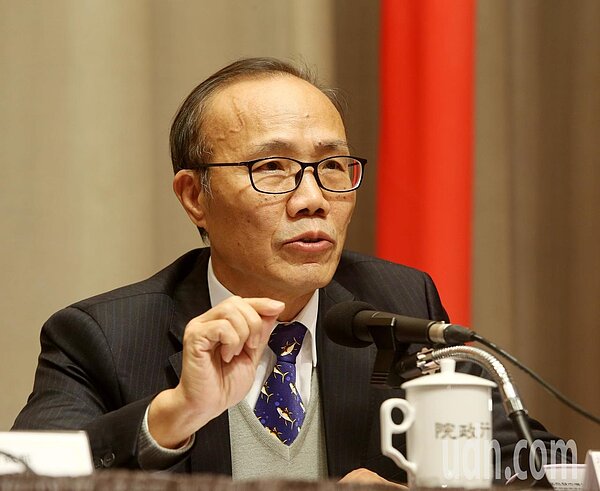 行政院院會後記者會,農委會副主委陳添壽等表示,已和北農溝通初六就開市,菜價崩跌的情形不會再發生。記者邱德祥/攝影