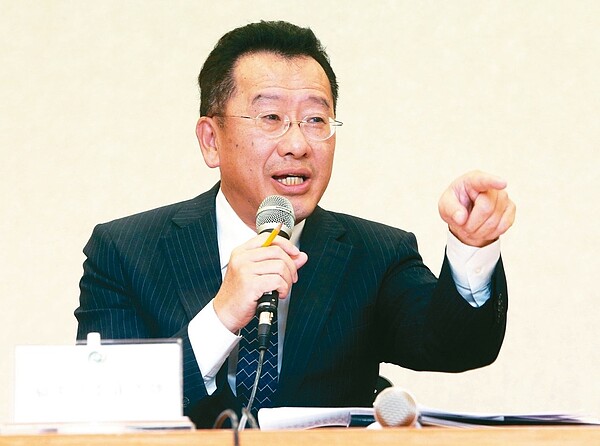 金管會昨天舉行新春記者會,由主委顧立雄主持。 記者胡經周/攝影