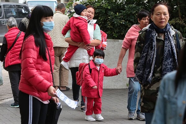 目前全香港共372間幼稚園需要停課。（圖／擷自香港01資料照）