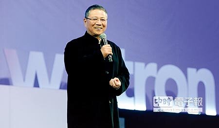 
緯創25日舉辦年終聯歡尾牙，董事長林憲銘致詞時表示，發展永續企業挑戰很多，他希望緯創是細水長流，而非暴起暴落，並也承諾每年都會加薪。圖／王德為
 