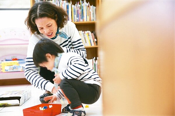 遭逢重大變故的孩子亟需寄養家庭暫時照養,但寄養家庭老化、誘因不足難招新血,已形成此支持系統的危機。 圖/聯合報系資料照片