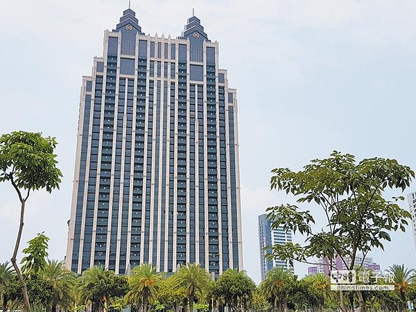 港都賞屋,台商首發團興致昂。