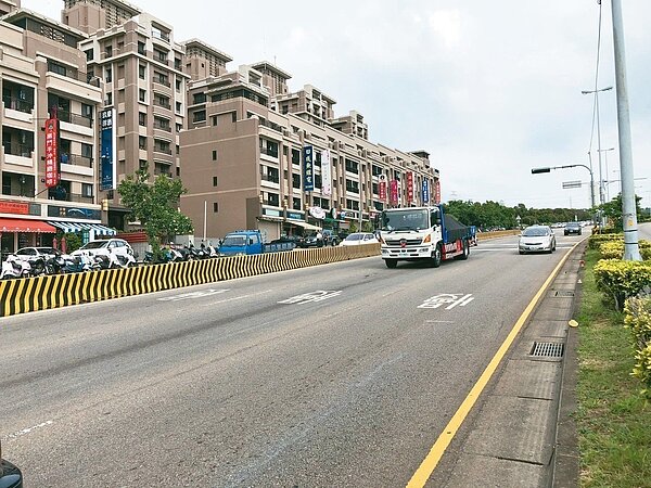 台中市沙鹿區向上路6段是長下坡,車禍事故頻傳,市警局在月初獲得交通部核定,將在該路段設置台中市首段的區間測速執法。 圖/台中市警局提供