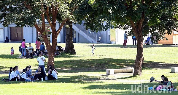 中央氣象局表示,今白天氣溫回升,西半部日夜溫差大。聯合報系資料照/記者侯永全攝影