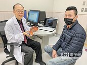 日滑手機4小時　高中生得白內障