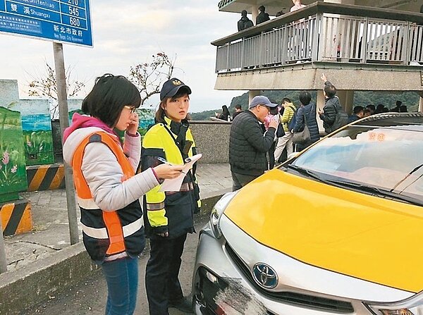 北北基計程車明天起至10日實施春節加成收費,新式計費表會直接計入加成金額,照表收費,新北交通局將不定期稽查有無超收。 圖/新北市交通局提供