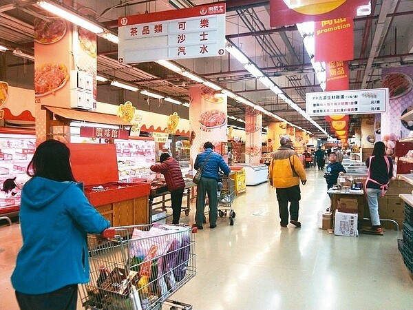 基隆歷史最悠久的「東帝士量販店」公告2月18日結束，將全面超低價出清。 圖／聯合報系資料照片