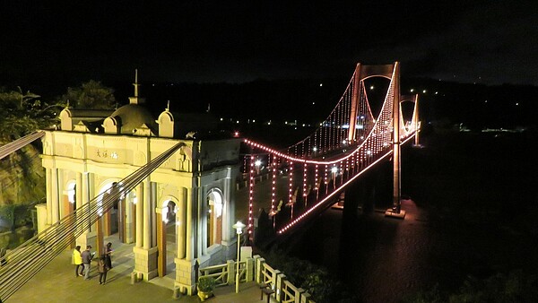 桃園市大溪區大溪橋夜景。記者張弘昌/攝影